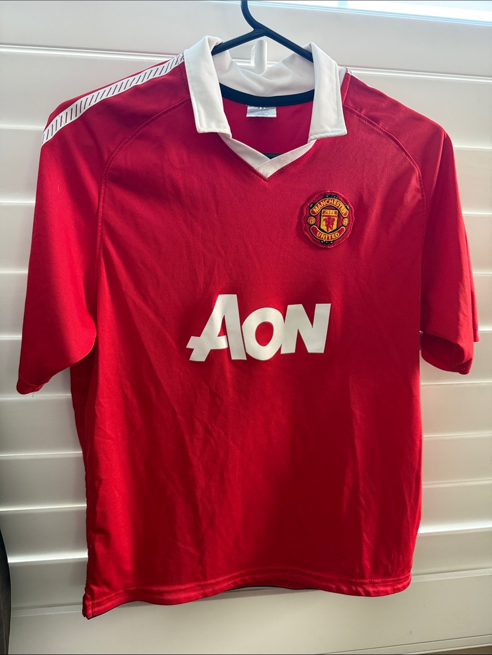Red Manchester United Short-Sleeve Soccer Jersey with White Collar